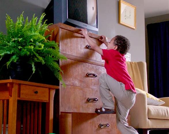 Study finds toppling TV sets are injuring more kids