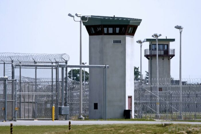 Report: One in 14 children has had incarcerated parent