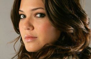 Mandy-Moore